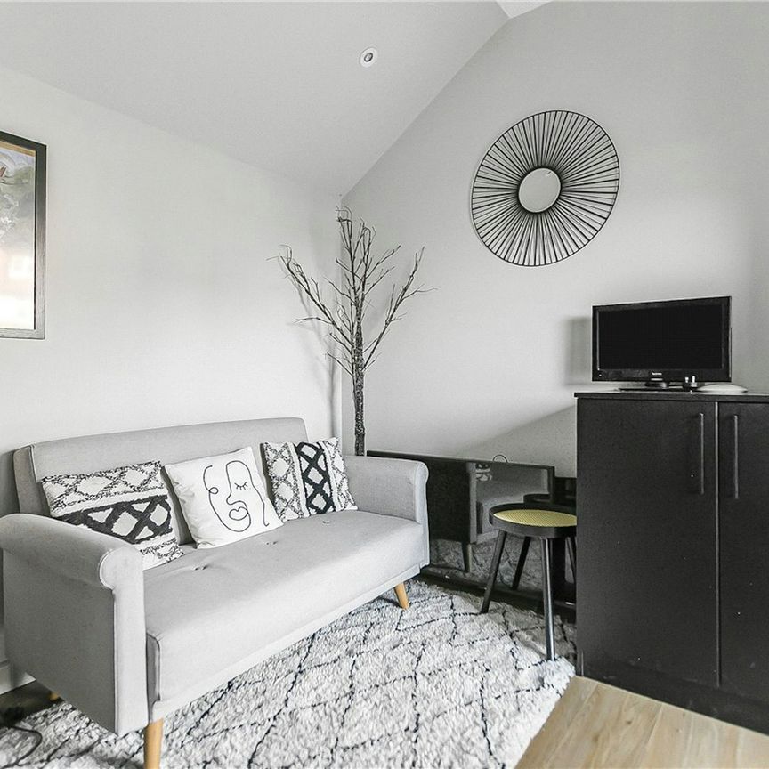 Chestnut Drive, Berkhamsted, Hertfordshire, HP4 2JL - Photo 1