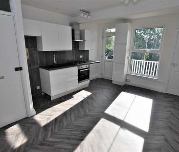 Carlingford Drive, Westcliff On Sea, SS0 - Photo 2