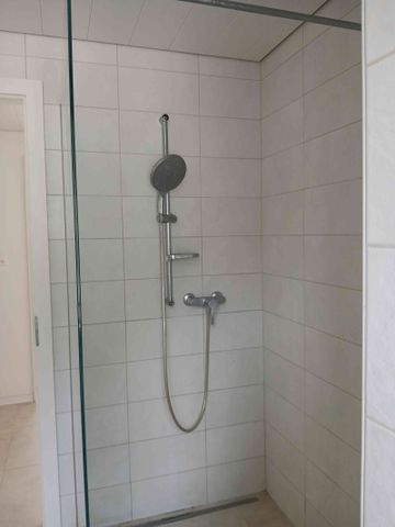 2.5 Zimmer, 90 m², 1. Stock - Photo 2