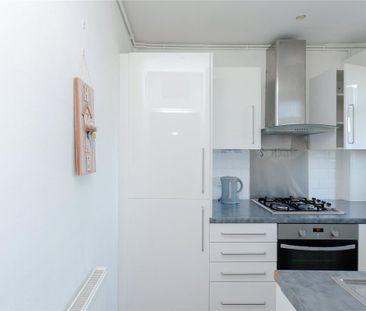 1 bedroom flat in Prusom Street - Photo 1