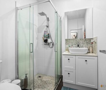 STEPS TO THE BEACH | FULLY FURNISHED | UTILITIES INCLUDED - Photo 4