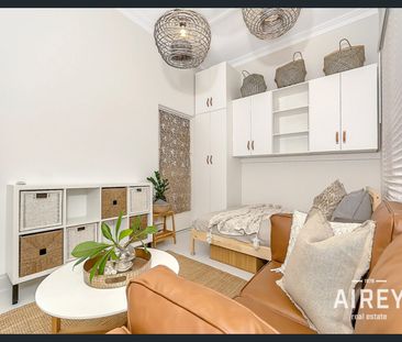 Charming Highgate Apartment at a Steal! - Photo 1