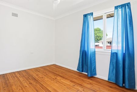 Spacious Family Home in Prime Location - Photo 5