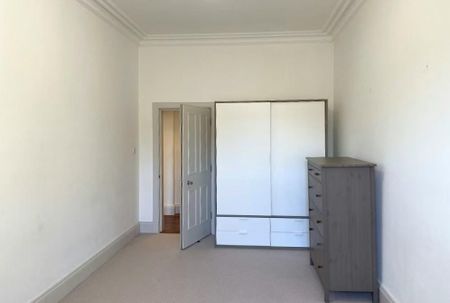 3 bedroom flat to rent - Photo 5
