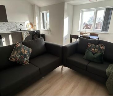 Room in a Shared House, Dyson Hall, L7 - Photo 1