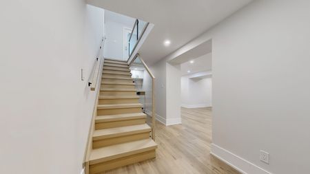 For Lease - 385 Easy Street, Richmond Hill, Ontario - Photo 2