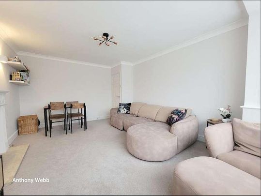 Berry Close, Winchmore Hill, N21 - Photo 1