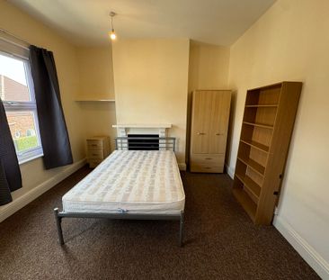 Thorpe Street, South Bank - P1285 - Photo 2