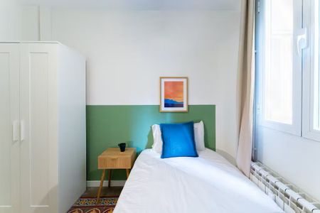 Calle de Fuencarral, Madrid, Community of Madrid 28010 - Photo 5