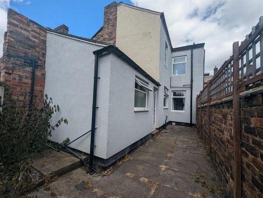 4 bedroom property to rent - Photo 1