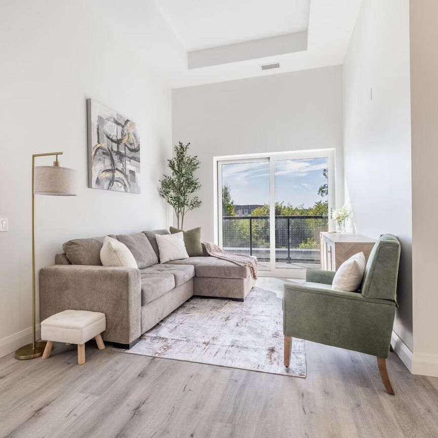 Elevated Kanata Rental Living. On The Park. - Photo 1