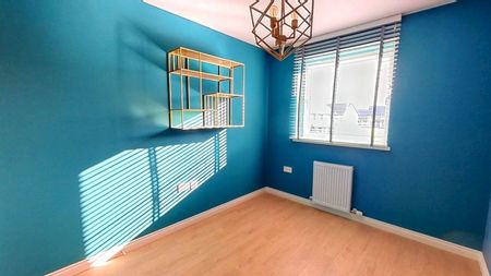 4 bedroom detached house to rent - Photo 4