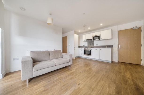 1 bedroom Flat To Let - Photo 1