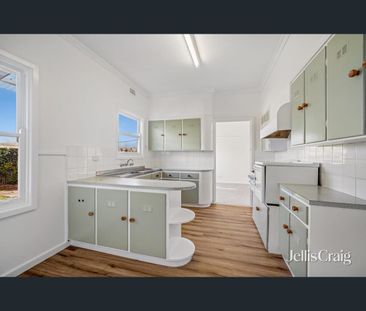 9 Lawrence Street, Alfredton, Vic 3350 - Photo 4