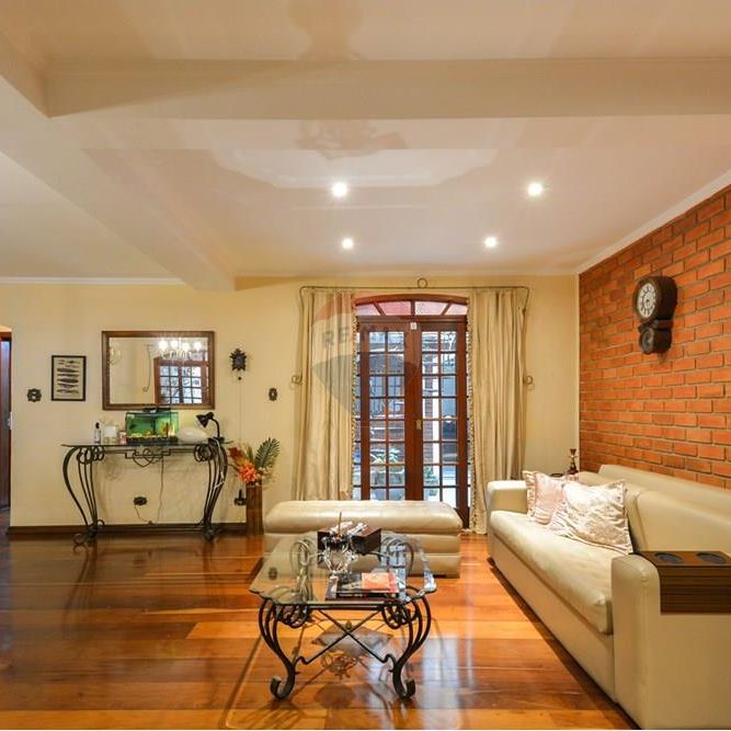 Casa espaçosa em condomínio fechado com área gourmet e 3 vagas de garagem! - Foto 1