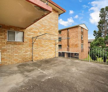 CENTRAL CBD, MASSIVE ENTERTAINING BALCONY! - Photo 4