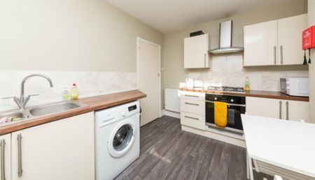 2 Bed Flat, Newmarket Road, BN2 - Photo 5