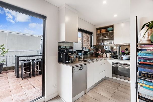 Recently Renovated to the Highest Standard - Photo 1