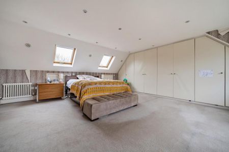 4 bedroom semi-detached house to rent - Photo 2