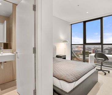 Fully Furnished I Grand 3-Bed in Infinity - Photo 6