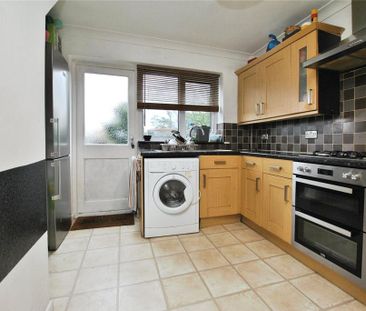 2 bedroom semi-detached house to rent - Photo 4