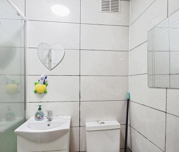 5 bedroom semi-detached house to rent - Photo 5