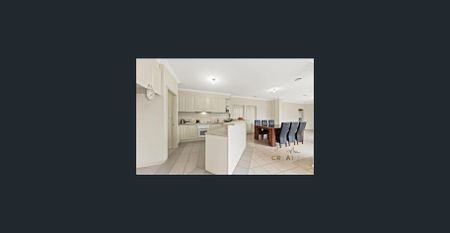 SPACIOUS 4-BEDROOM FAMILY HOME IN PRIME SYDENHAM LOCATION! - Photo 4