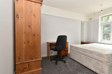 4 bedroom terraced house to rent - Photo 3