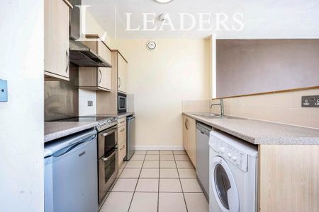 2 bedroom flat to rent - Photo 5