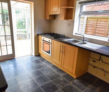 3 bedroom semi-detached house to rent - Photo 4