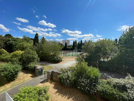 Location Appartement 4 pièces 79m² ANGERS 49000 - Photo 5