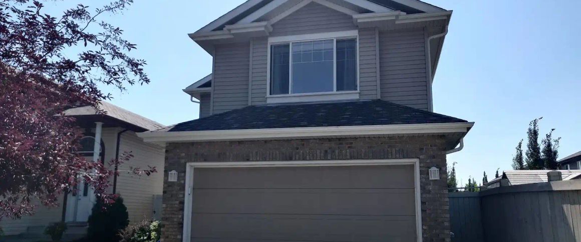 3 bedroom+1 bonus room, 1 den single house in Leger Edmonton, AB — 3 Bedrooms+ Den House - Photo 1