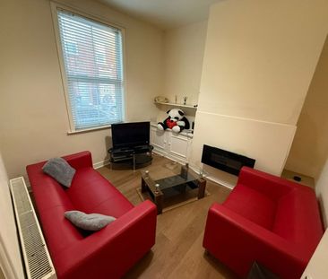 Elmsley Street, Preston - Photo 1