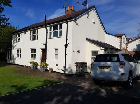 3 bedroom detached house to rent - Photo 3