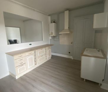 Location Appartement 3 pièces 95m² LE CREUSOT 71200 - Photo 2