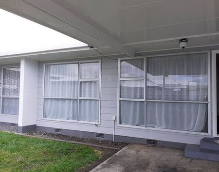 Open-plan 2BR Unit in Friendly Feilding! - Photo 3