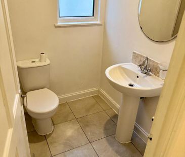 3 bedroom terraced house to rent - Photo 6