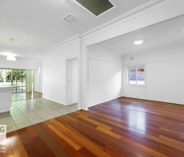Spacious 4 Bedroom Family Home with Park Access | Prime Kingsgrove ... - Photo 1
