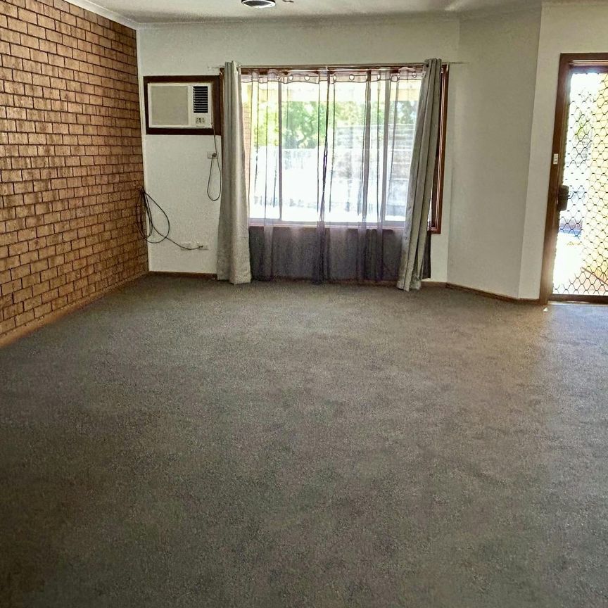 Town Centre Unit - Photo 1