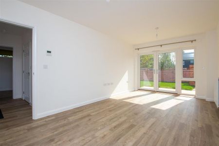 3 bedroom semi-detached house to rent - Photo 5