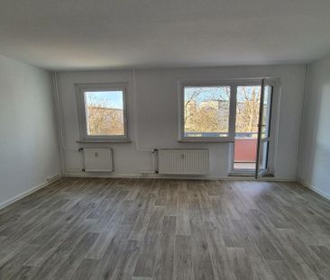 Wohnung mit Einbauküche und schönem Ausblick!! - Photo 4
