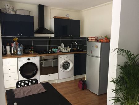 STUDIO MEUBLE avec balcon - Photo 5