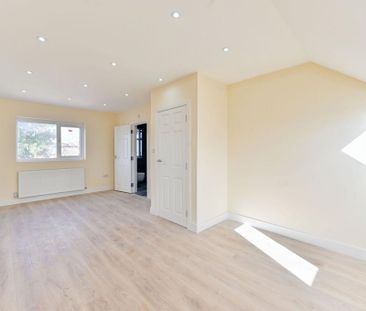 4 bedroom flat to rent - Photo 4