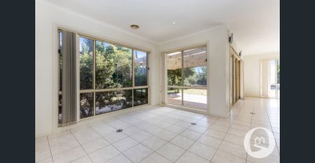 Spacious Family Living in a Peaceful Court Setting - Photo 2