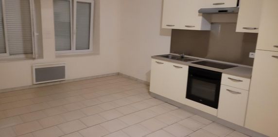 Location Appartement 1 pièce 32m² HAZEBROUCK 59190 - Photo 2