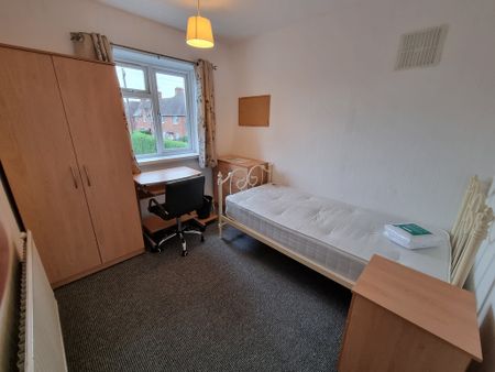 3 Bed Student Accommodation - Photo 2