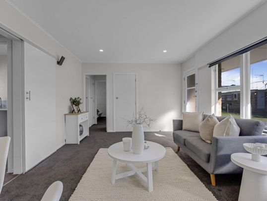 Step inside this beautifully renovated two-bedroom, one-bathroom home in Frankton. - Photo 1