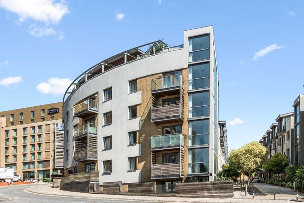 2 Bed Flat, Sharpthorne Court, BN1 - Photo 1