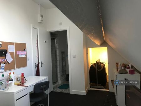 8 bedroom terraced house to rent - Photo 4