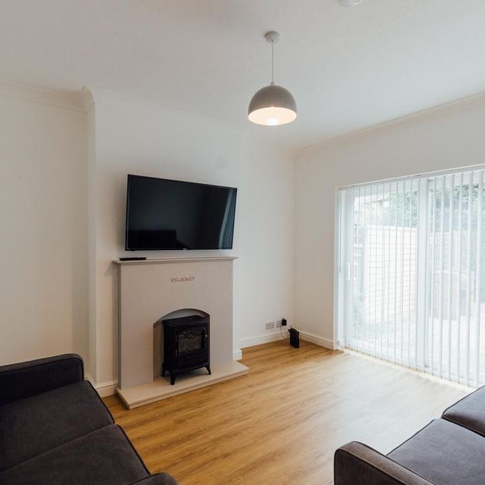 5 bedroom house to rent - Photo 1
